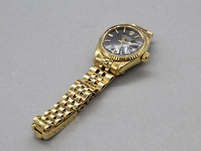 null ROLEX

Datejust 

Ref. 6917

No. 3407838

Ladies' wristwatch in 18K (750) gold....