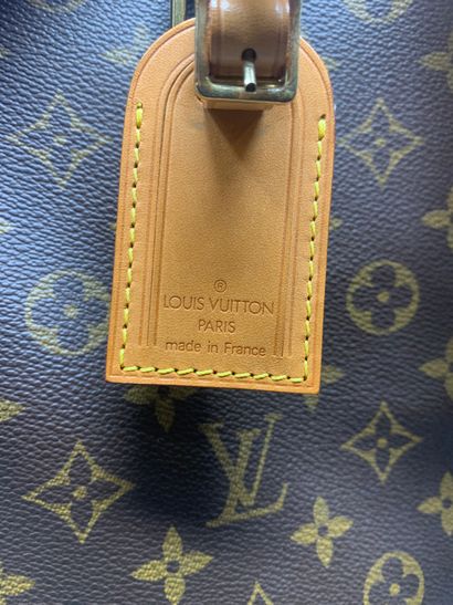 null LOUIS VUITTON 



Satchel bag in monogrammed coated canvas and natural leather,...