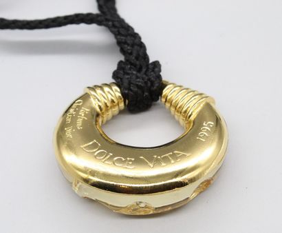 null CHRISTIAN DIOR, YVES SAINT LAURENT 

Lot comprenant un collier en métal doré...