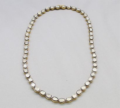 null 
Collier en vermeil (argent 925) à maille articulée ovale orné de diamants polki,...