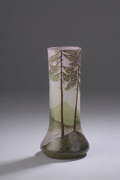 LEGRAS (1867 - 1966)

Tubular vase on conical...