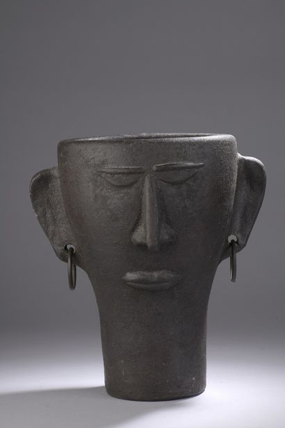 FRERES CLOUTIER (attributed to)

Vase face...