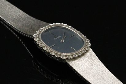 null OMEGA 

Ref. 1031 BC 

Lady's wrist watch in 18k (750) white gold. Case with...