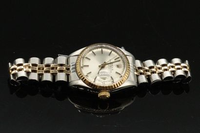 null ROLEX

Datejust

Ref. 6917

No. 5423061

Ladies' wristwatch in steel and 18k...