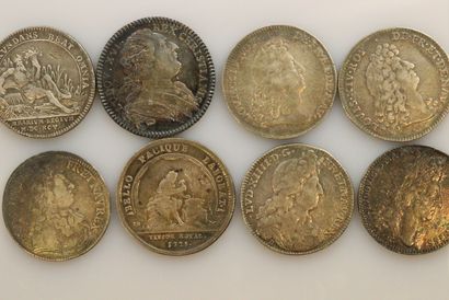 null TOKENS

Lot of about 80 tokens : 

- 48 of the Spanish Netherlands in copper,...