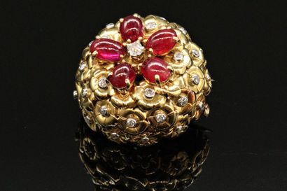 null MAUBOUSSIN

Dome brooch-clip in 18K (750) gold, set with an old-cut diamond...