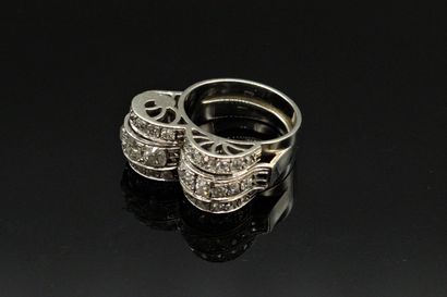 null Bague asymétrique en or 14K (585) à ponts, sertie de diamants de taille ancienne....