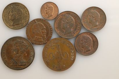  FRANCE ET ETRANGER 
Lot de 15 monnaies de cuivre du XIXe siècle 
France : 5 essais...