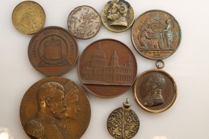 null MEDALS 

Large lot of 58 medals and medallions in bronze, mainly 19th century

Including...