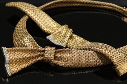 null Demi-parure en or tissé 18K (750) comprenant : un collier cravate agrémenté...