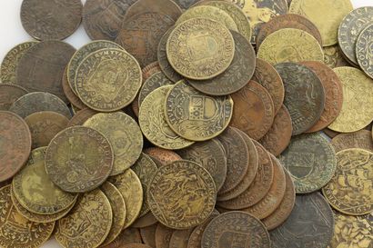 TOKENS

Lot of about 100 copper and brass...
