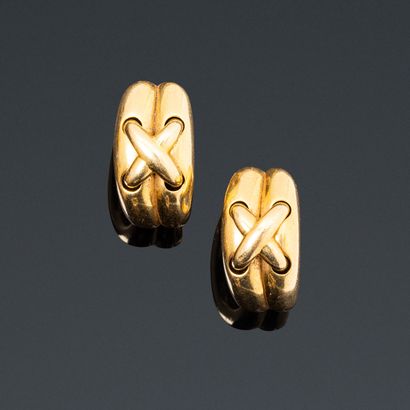 CHAUMET

Pair of 18K (750) gold Liens ear...