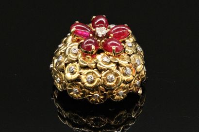 null MAUBOUSSIN

Dome brooch-clip in 18K (750) gold, set with an old-cut diamond...