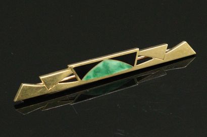 null Broche-barrette en or 18K (750) repercé de motifs géométriques, ornée d'émaux...