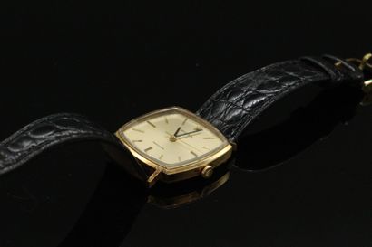 null ROLEX

Precision 

No. 3404

No. 3349117

Bracelet watch in 18k (750) gold....