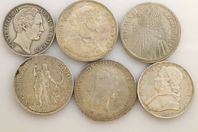 Lot de 40 monnaies étrangères du XVIIIe au...