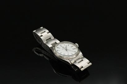 null ROLEX

Oyster Perpetual 

Ref. 6551

No. 2423839

Steel mid-size wristwatch....