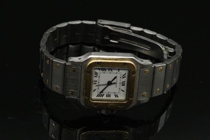 null CARTIER

Santos

Steel and 18k (750) gold wristwatch. Square case, back closure...