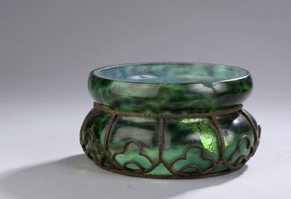 Louis MAJORELLE (1859 - 1926) & DAUM - NANCY

Vase...