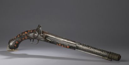 null Algerian pistol

Wood, steel (system and barrel), silver and coral (decoration)

Algeria,...