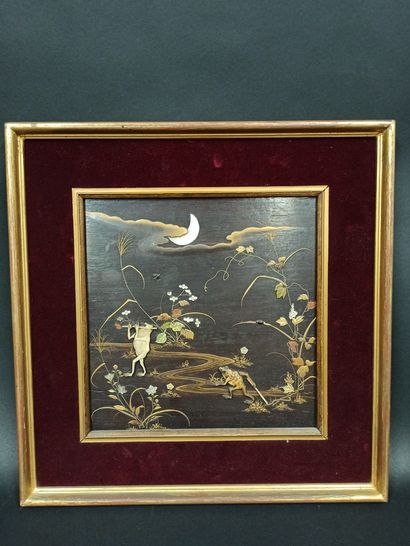 null JAPAN - MEIJI period (1868 - 1912)

Wooden panel decorated with gold lacquer,...