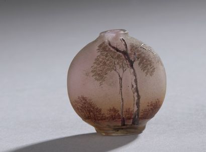 DAUM - NANCY

Miniature vase with flattened...