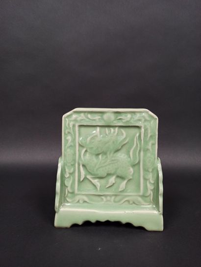 null Small celadon-glazed porcelain scholar's screen decorated with a dragon in its...