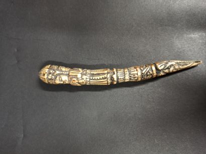 null Poignard ou dague Phurbu en os.

Tibet (Dans le goût de)

L. 19 cm