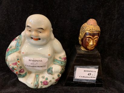 null Polychrome porcelain Buddha

Modern China, circa 1920

Height : 11.50 cm. 



A...