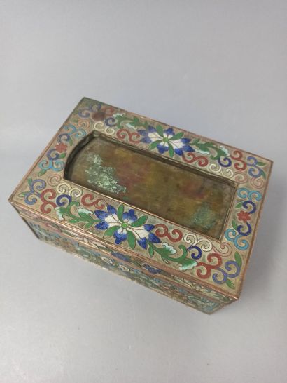 null Box of rectangular form with polychrome cloisonné decoration of interlacing...