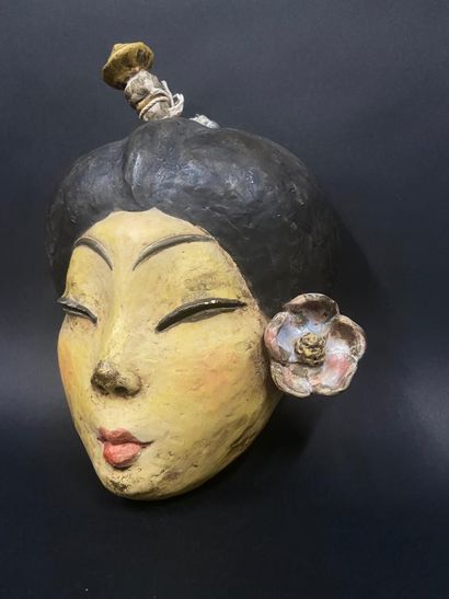 null Masque en terre cuite avec peinture polychrome.

Asie du Su-d-Est, XXème siècle

H....