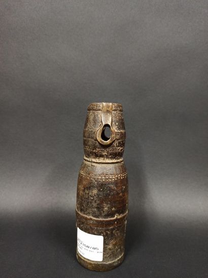 null Cloche en bronze 
Birmanie 
H. 15,6 cm