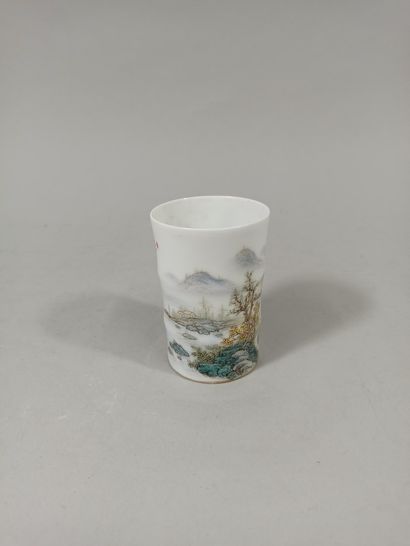 null CHINA - Modern

Bamboo-shaped brush holder in polychrome enameled porcelain...