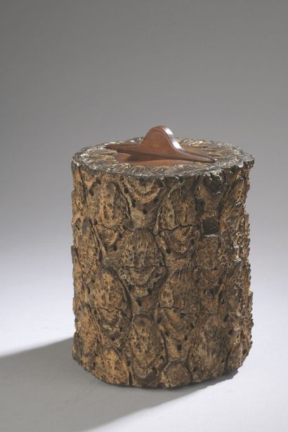 null CHINA

Brush holder in fossilized wood root. (Lid and bottom reported). 

H....