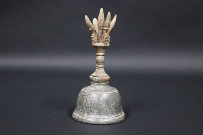 null Cloche cérémonielle en bronze 

Java

H. 16 cm