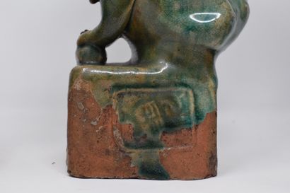 null CHINA - 20th century,

Pair of Fo dogs in green glazed ceramic forming a perfume...