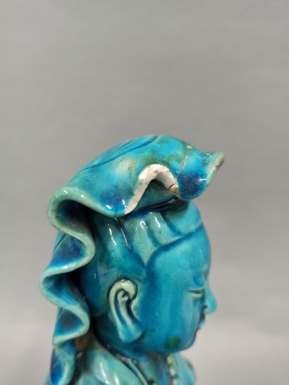 null CHINA - About 1900

Statuette of Guanyin enamelled turquoise on the cookie,...