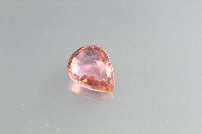 null Pink tourmaline pear on paper. 

Weight : 0, 92 ct.