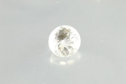 null Round rock crystal on paper.

Weight: 5, 15 cts.