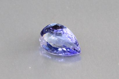 null Tanzanite pear on paper.

Weight : 2, 61 cts.