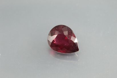 null Pink tourmaline pear on paper.

Weight : 1, 92 cts.