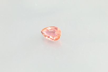 null Pink tourmaline pear on paper.

Weight : 1, 22 cts.