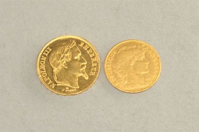 null Lot de deux pièces en or comprenant:

- 20 Francs Napoléon III tête laurée,...