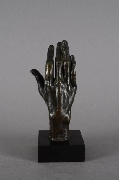 RODIN Auguste, 1840-1917 Main gauche n°31, petit modèle Bronze à patine brun foncé...