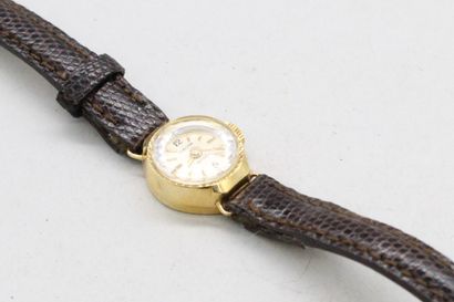 null ELECTRA

Montre bracelet de dame, la boîte ne or jaune 18k (750), index bâtons,...
