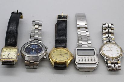 null Lot de cinq montres bracelet d'homme comprenant trois Seiko, une Fossil et une...