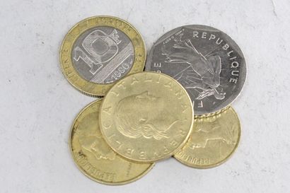 null Important lot of European, American and Asian coins