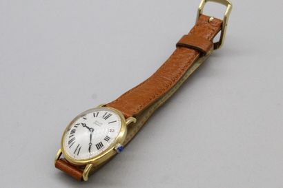null SUJA 

Montre bracelet de dame, boîtier ovale en or jaune 18k (750), cadran...