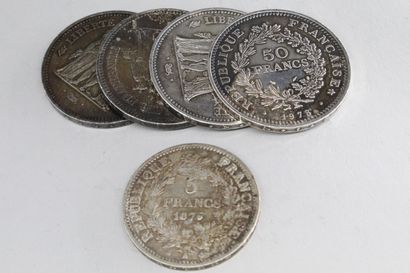 null Ensemble de pièces en argent de type Hercule :

- 5 francs 1875 A (atelier :...