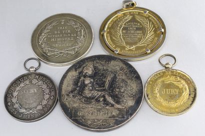null Lot of medals in silver and bronze.

Silver weight : 90,5 g;